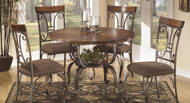 Plentywood Round Dining Table & 4 Side Chairs